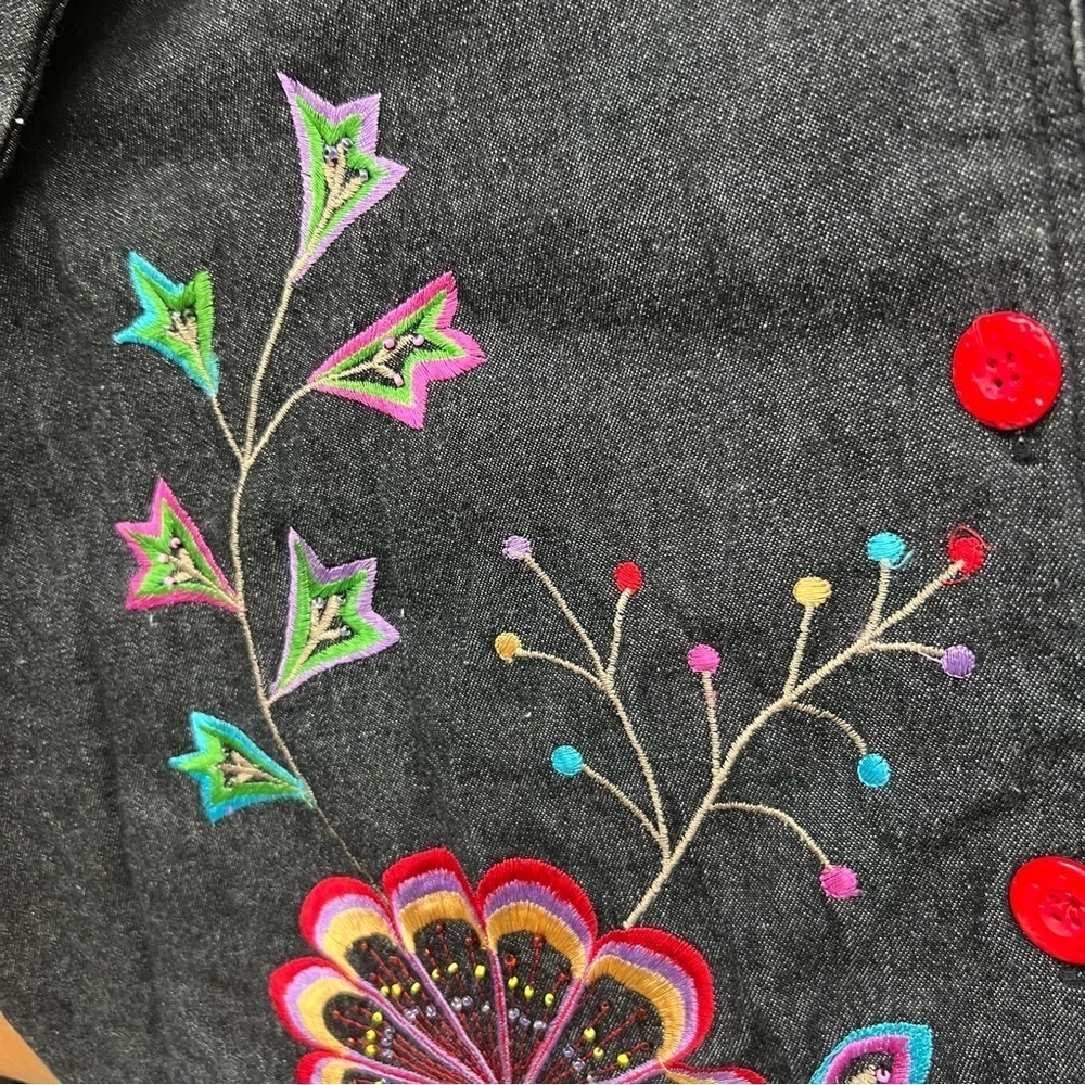 Units Women’s Sz 1X Embroidered Beaded Black Denim Floral Jacket Art To Wear - Picture 8 of 12